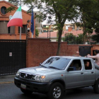 Imagen de los exteriores de la embajada de Italia en Caracas, donde se encuentran refugiados los diputados Mariela Magallanes y Américo de Grazia.