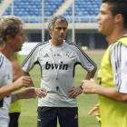 Mou, en un entrenamiento de temporada, considera que su proyecto en el Madrid tiene largo recorrido.