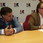 Lázaro García Bayón y Javier Chamorro, ayer en la sede de UPL.