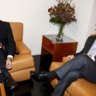 El portavoz parlamentario del PSOE, Alonso, junto al portavoz de CiU, Durán Lleida.