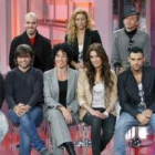 Imagen de Pilar Rubio, presentadora del programa, junto a los profesores de la Academia.