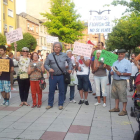 Con pancartas y silbatos, los vecinos de Flores exigieron soluciones a sus problemas.