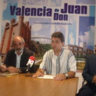 Llamas se reunió con el alcalde para firmar el acuerdo.