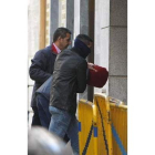 El somalí Abdu Willy, en el traslado a la Fiscalía de Menores.