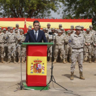 El presidente Sánchez durante su alocución a los soldados españoles desplegados en Malí. BALLESTEROS