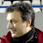 El partido también se vivió con mucha intensidad desde los banquillos de José Manuel Díaz y Juan Antonio Anquela.