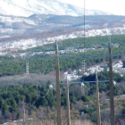 Foto de la línea, en la zona más montañosa del trazado que se inicia en Navatejera.
