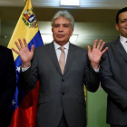 Zerpa (derecha), el ministro de Agricultura venezolano, Wilmar Castro Soteldo (centro) y el embajador en Rusia, Carlos Faría, el 15 de noviembre en Moscú.