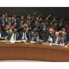 Votación en el Consejo de Seguridad. A la derecha, el jefe de la diplomacia de EEUU, John Kerry, y a la izquierda, su homólogo ruso, Sergei Lavrov, esta madrugada.