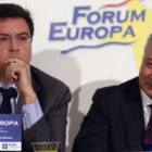 Óscar López y el ministro José Blanco, en un momento del Forum Europa celebrado en el Ritz de Madrid