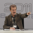 Manuel Campo Vidal dirige el ensayo general del debate.