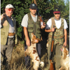 Las cuadrillas con sus perros reanudan la actividad cinegética el próximo domingo.
