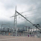 Una subestación de suministro de electricidad, propiedad de Red Eléctrica, en Bescanó, en mayo del 2011.
