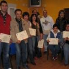 Entrega de diplomas en el Valle de Mansilla, con financiación de Villasabariego