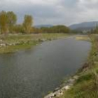Imagen del río Boeza a su paso por Bembibre. La presa se construiría en su tramo superior