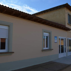 Exterior del consultorio médico de Algadefe, recientemente reformado. MEDINA
