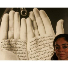 Imagen de archivo de la artista iraní Shirin Neshat durante la exposición que le dedicó el Musac.