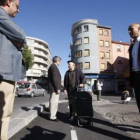 El vicealcalde, Chamorro, a la izquierda, y el edil de Movilidad, Díez, acompañaron al alcalde.