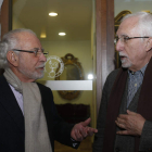 Los escritores y académicos leoneses José María Merino y Luis Mateo Díez. JESÚS F. SALVADORES