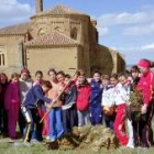 Los alumnos del colegio Fray Bernardino plataron robles y encinas
