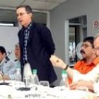 El presidente, Álvaro Uribe, durante una reunión con el consejo de Seguridad en Chachagui, Colombia