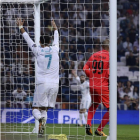 Cristiano Ronaldo protesta una jugada al árbitro.