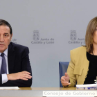 El consejero de Sanidad y la portavoz Milagros Marcos. N. GALLEGO