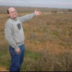 El alcalde señala los terrenos municipales en que se pretende llevar a cabo el proyecto