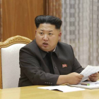 El líder norcoreano Kim Jong Un durante la reunión de emergencia de la Comisión Militar Central de Corea del Norte.