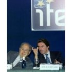 José María Aznar junto a Jordi Pujol, durante el acto de ayer