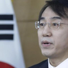 Lee Sukjoon, Ministro de Coordinación Política de Corea del Sur, anunciando sanciones contra Corea del Norte por las pruebas nucleares.