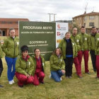 El alcalde con los nuevos alumnos del Ecoterra.
