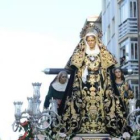 La imagen de La Soledad recorrió las calles de la capital leonesa
