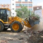 Demolición de las antiguas escuelas infantiles para la construcción del centro de día de alzhéimer
