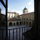 La representación teatralizada de las Cortes del año 1188, tendrá lugar en el claustro de San Isidoro.