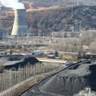 Montaña de carbón en La Robla, en una imagen de archivo.