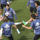 Kovacic, Marcelo, Enzo Zidane y Modric, durante el entrenamiento de este martes en la ciudad deportiva de Valdebebas.