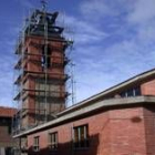 La reforma de la torre y la cubierta de la iglesia de San Feliz de Órbigo ya ha comenzado