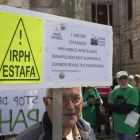 Protesta en Barcelona contra la aplicación del tipo de interés IRPH, en mayo del 2016.