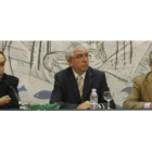 José Luis Chamosa, José Ángel Hermida y Dionisio Domínguez durante la presentación de los cursos de