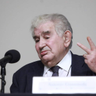 Antonio Gamoneda, durante su conferencia en México.