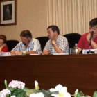 El alcalde de Boñar, Roberto Álvarez, junto con el grupo de concejales socialistas.