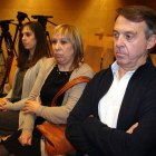 Laia Martín y sus padres, durante el juicio.