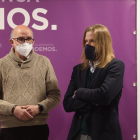 El coordinador autonómico de Podemos Castilla y León, Pablo Fernández, conversa con José Vicente Delgado, número uno por Salamanca para las autonómicas, EFE
