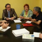 Los representantes del movimiento y la UPL se reunieron con Chamorro y Alonso, en el centro.