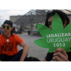 Manifestación a favor de la legalización de la marihuana fuera del Congreso.