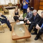 Los rectores, ayer con  Suárez-Quiñones en Valladolid. DL