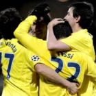 Rossi celebra con sus compañeros el gol que anotó ante el Aalborg