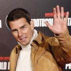 Tom Cruise saluda a sus seguidores durante una presentación, en una imagen de archivo.