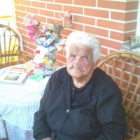 Herminia Francisco Blanco, en su casa de Villarroañe.